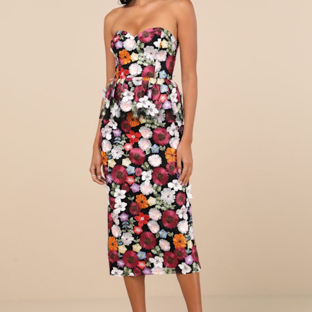 New with tags, Fabulous Display Black Multi 3D Floral Strapless Midi Dress